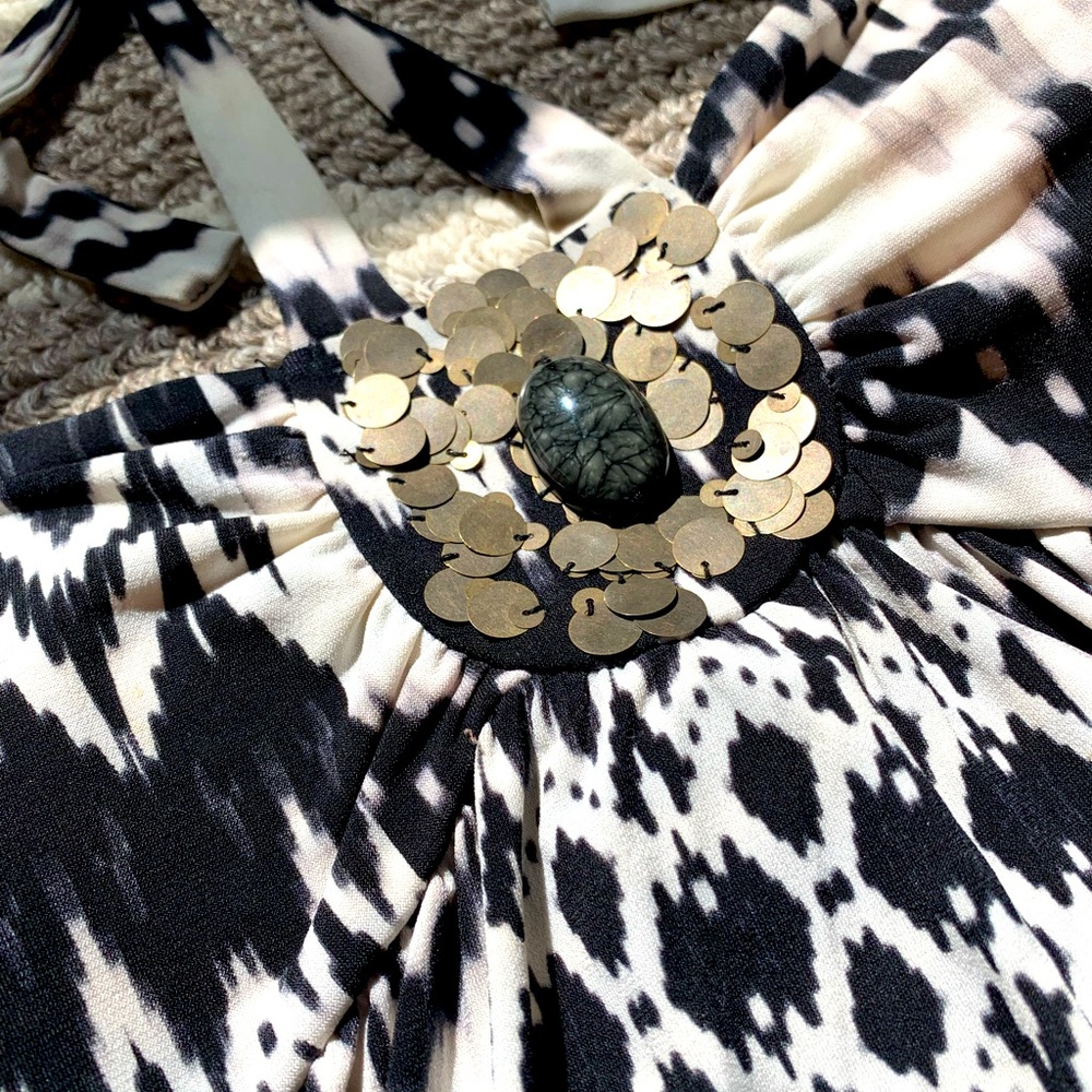 Black and white multi patterned blouse